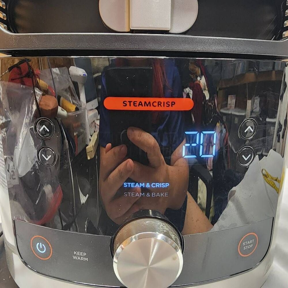 Ninja OL601 Foodi 8Qt Pressure Cooker Steam Fryer SmartLid Air Fryer 14 in 1 - Picture 12 of 13
